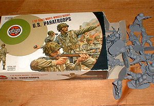 US Paratroops